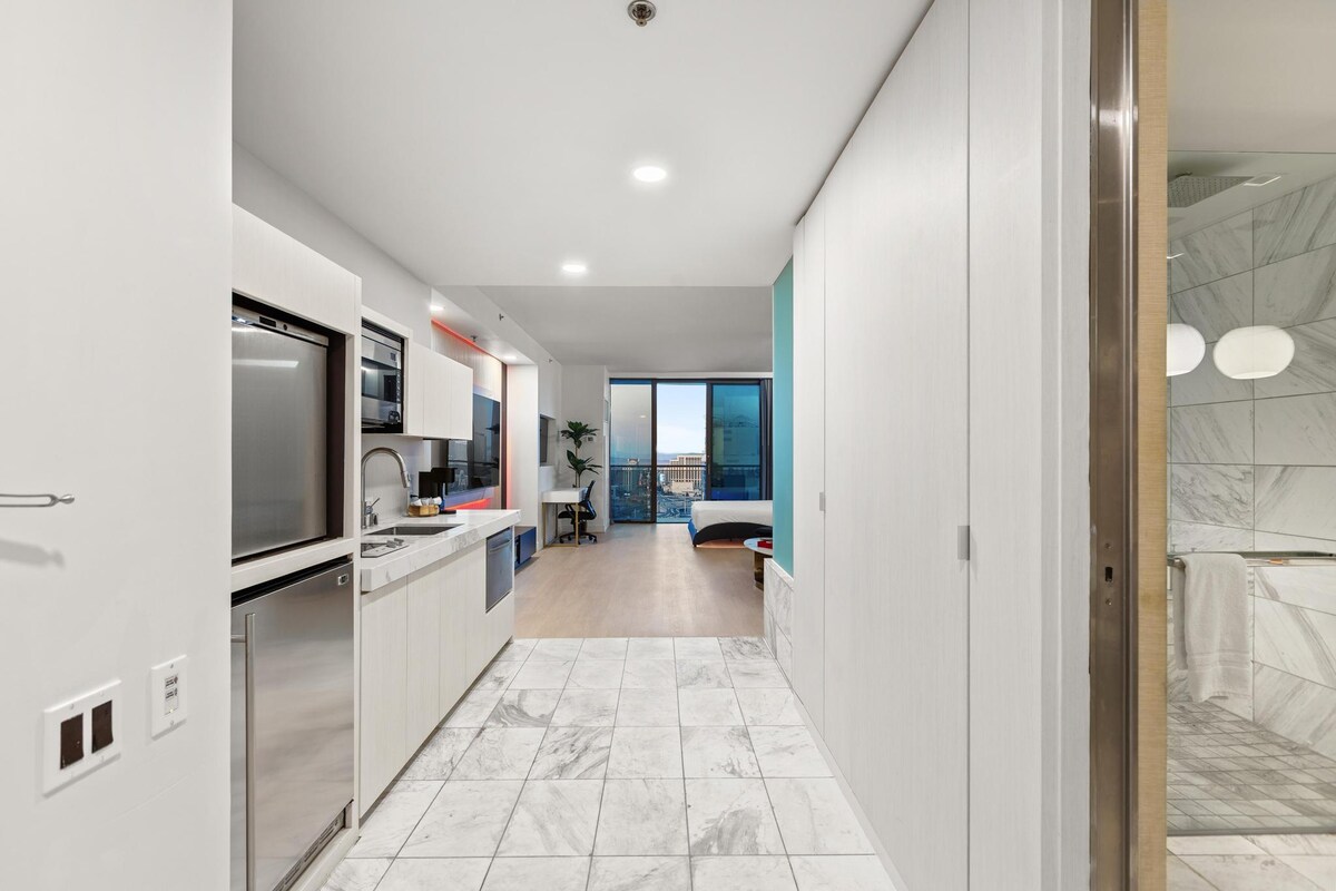 1 OF NONE • Strip Views•Prvt Balcony•No Resort Fee