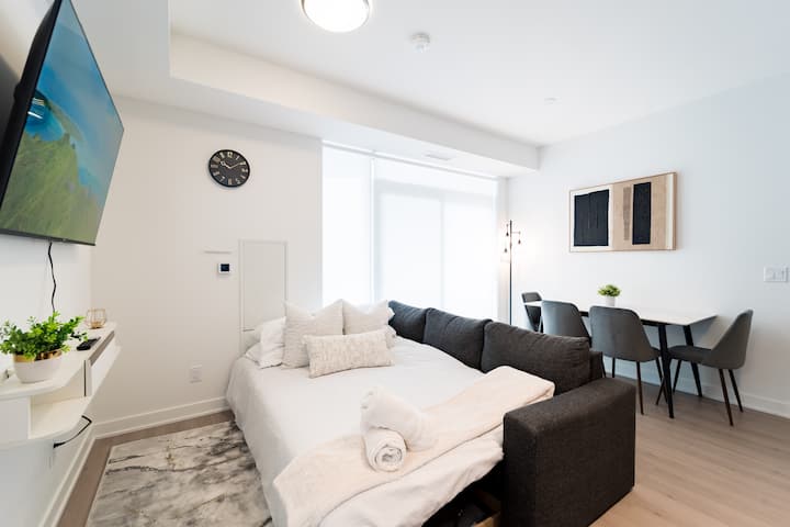 Open Concept Luxury Condo In Central Kw With Sauna - Waterloo