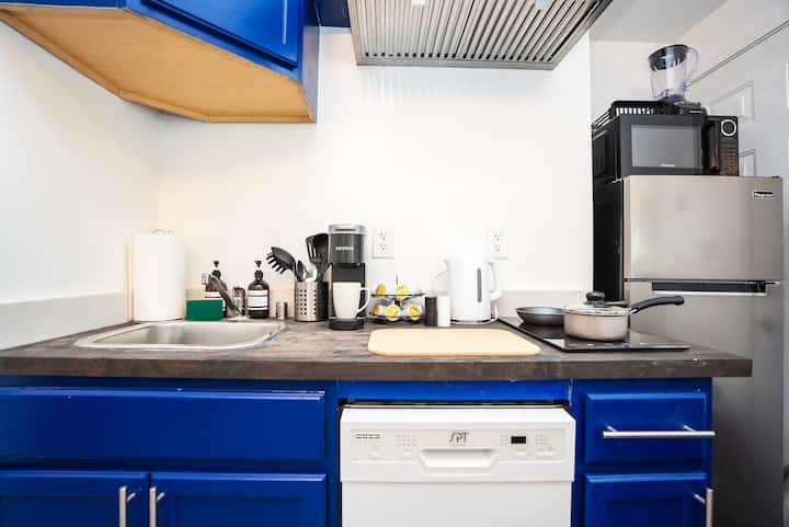 Silicon Valley Suite W Ac, Kitchen & Laundry - Campbell, CA