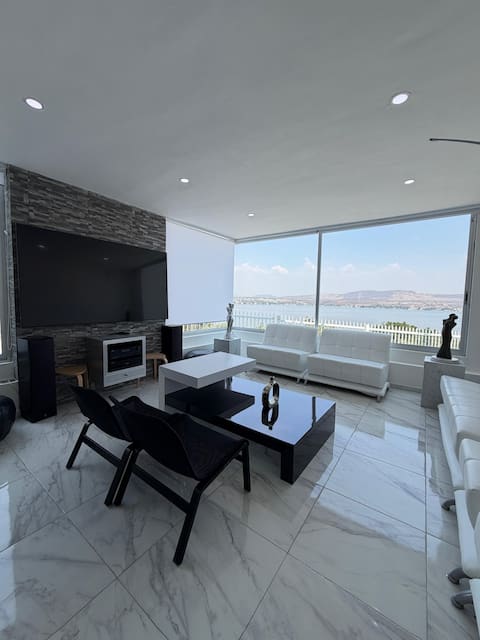 Popular Airbnb listing: Casa Brisa del Lago in Tequesquitengo