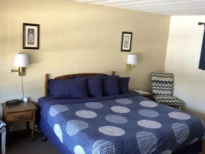 Motel Room #6 At Baileys Sunset Motel And Cottages - Door County, WI