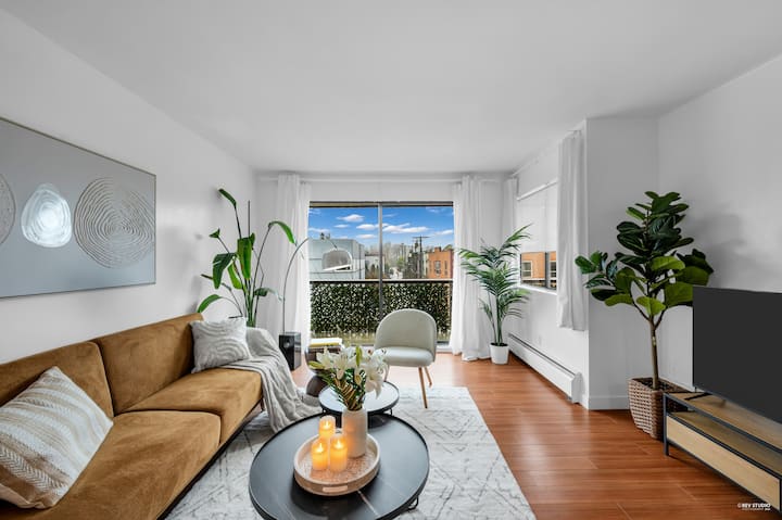 Kits Beach Retreat | 1br Queen | Steps To Ocean - Vancouver