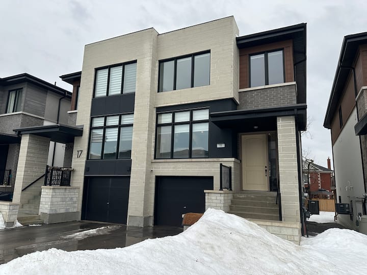 Luxury Modern Home In Quiet Court - Vaughan