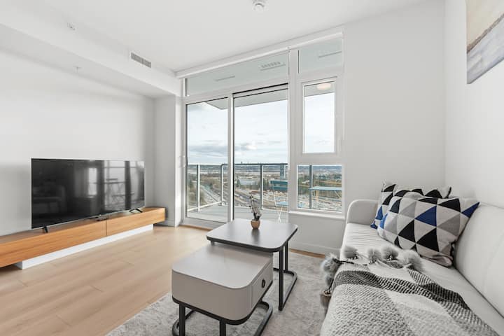 Coquitlam West Luxury 1b1b Brand New Condo - New Westminster