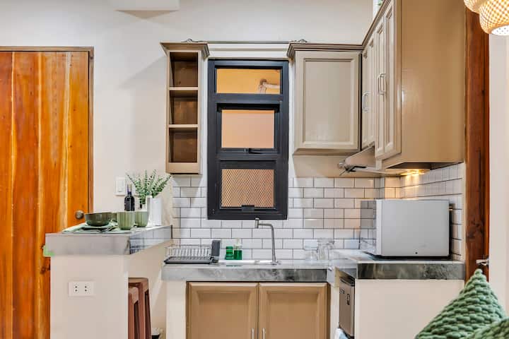 Luxury Modern Unit Near Fields Avenue - Angeles