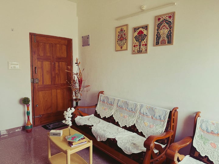 The Lake Escape | Cozy 2bhk Near Lake - Davangere