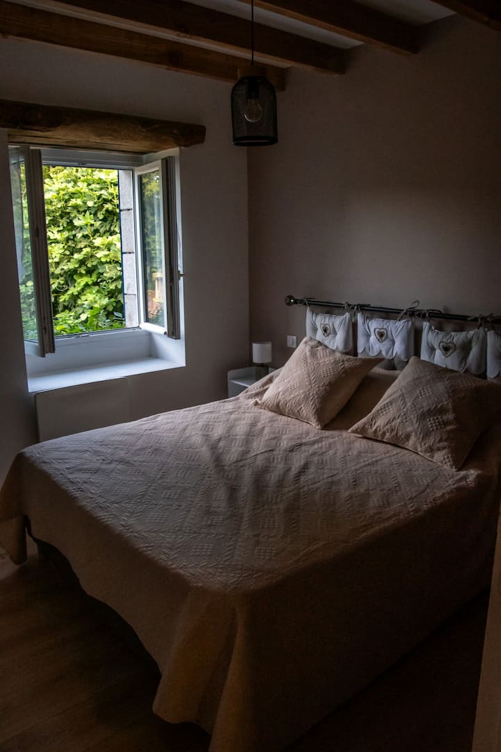 Chambre Double Confort Sdb Sur Le Palier - Nontron