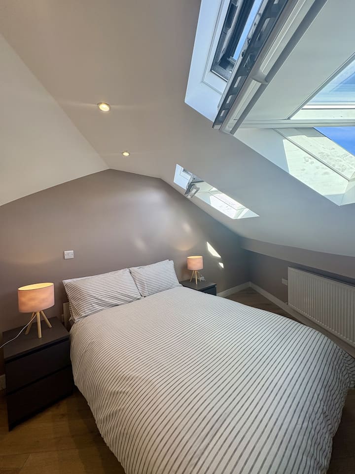 A hidden gem at the top of The Cheese House. This top floor bedroom combines comfort, character, and beautiful views across Leek, making it the perfect place to relax after Peak District walks, local adventures, and countryside escapes.