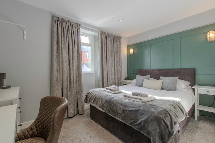 The Southport Seaside Snug - Suite 6 - Southport