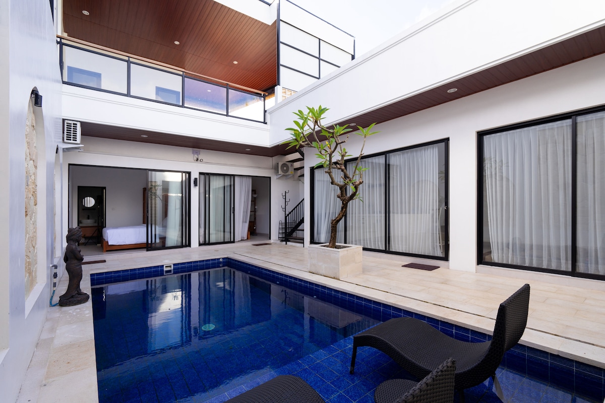 Home in South Kuta · 3 bedrooms · 3 beds · 3 private baths, συγκρίσιμο Airbnb