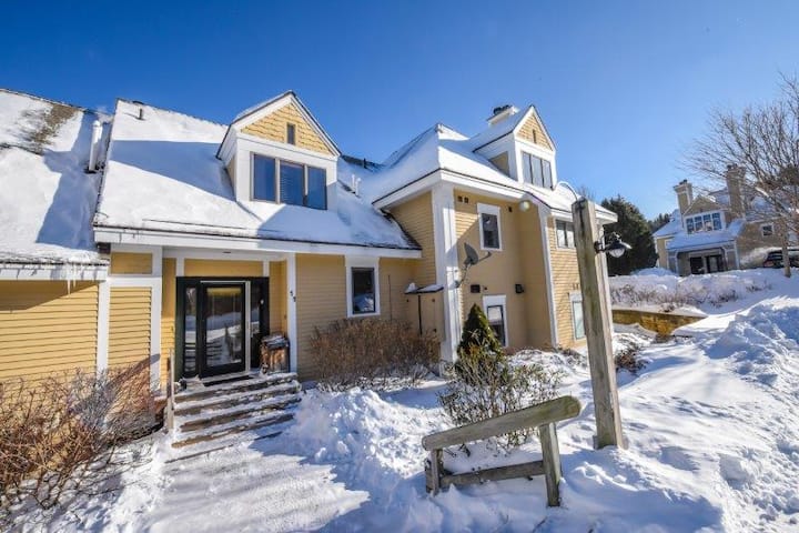 Lovely 3 Bed Seasonal Winter Rental Near Mt Snow - Mount Snow, VT