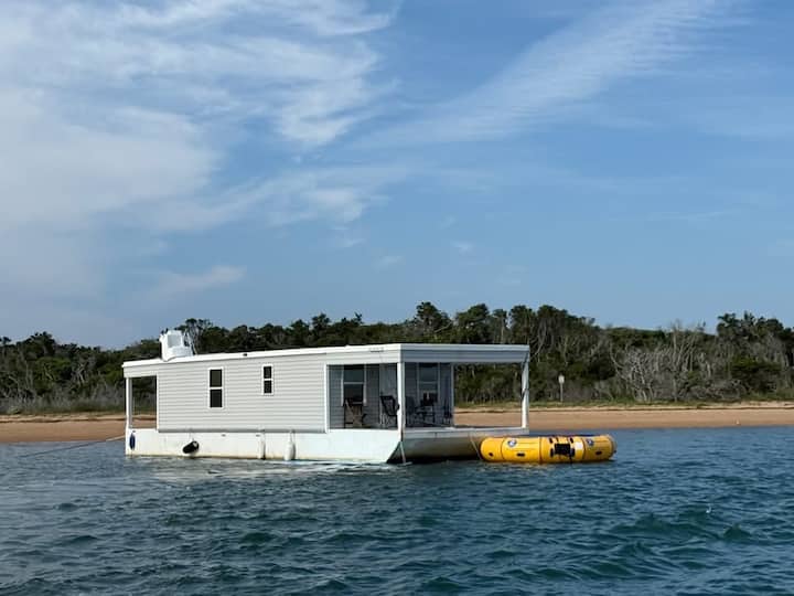 A Private Oasis - Houseboat At Shackleford Banks - Harkers Island, NC