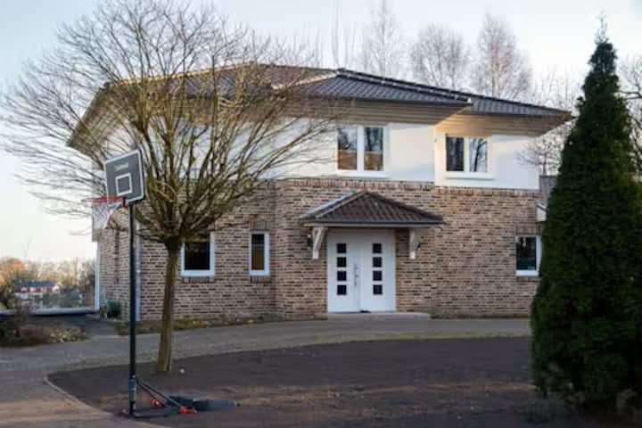 Wunderschönes Haus Mit Anbau Und Garten Am See - 브레머하펜