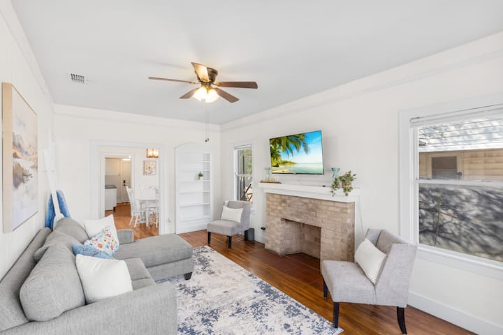 Cedar St Charm | Simple 2br Stay - Abilene, TX