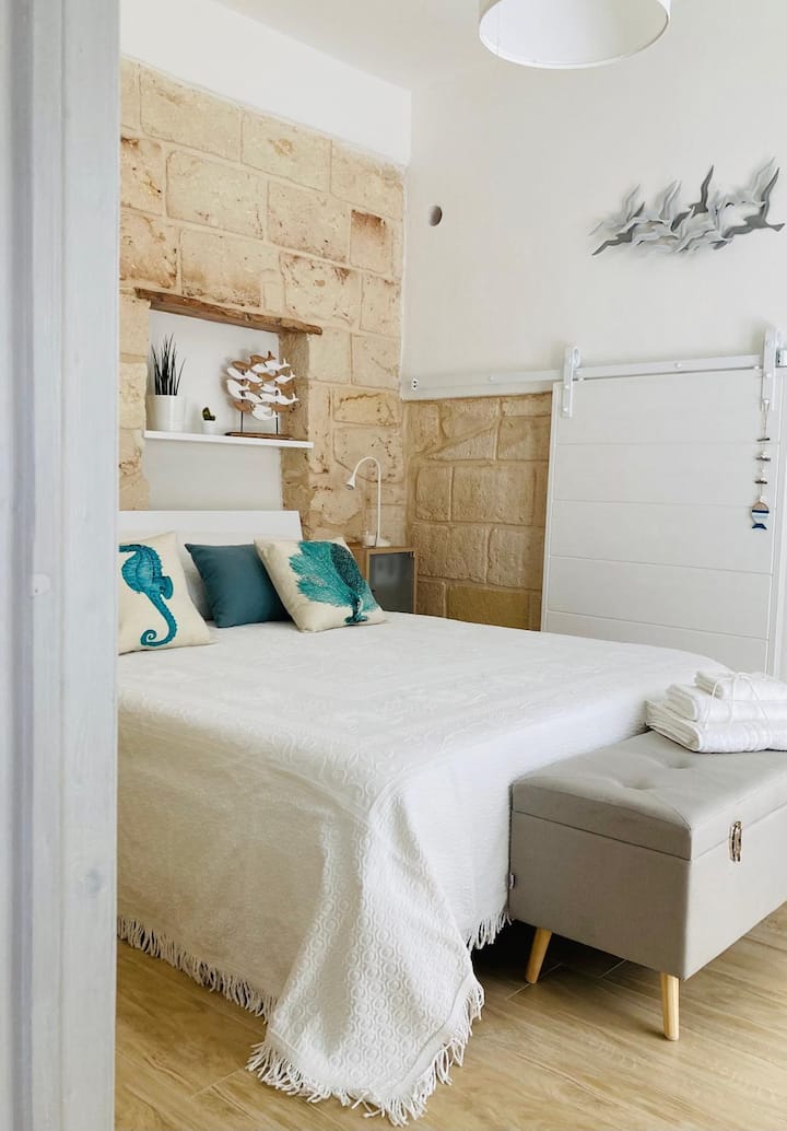 Antigua: Mediterranean Stay. - Monopoli