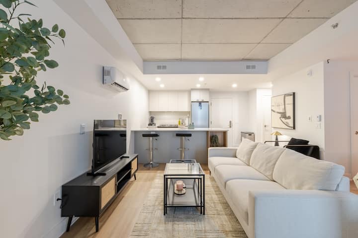 Designer Open Concept Vieux-port + Parking Gratuit - Brossard