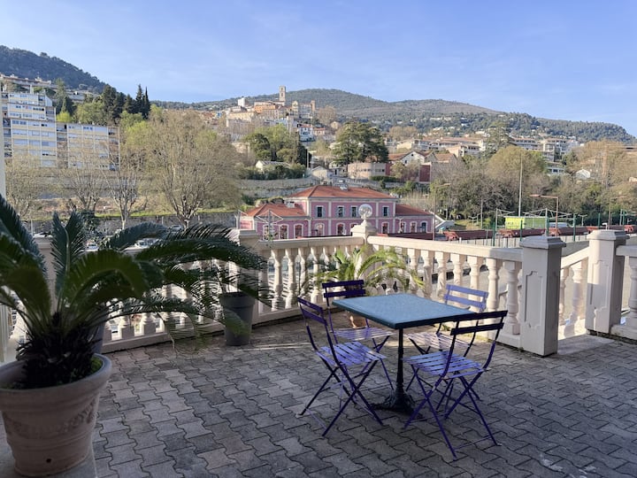 Spacieux Appartement T4 + Parking Grasse Centre - Grasse
