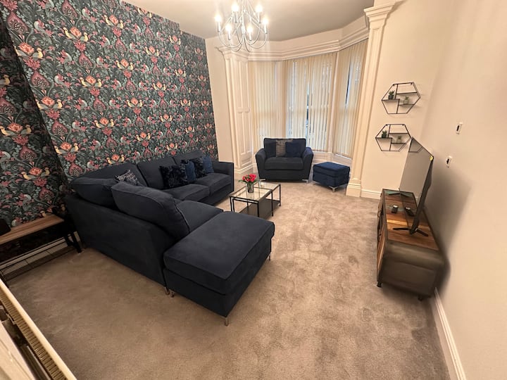 Modern 2-bedroom Apartment - Heart Of Douglas - Isle of Man