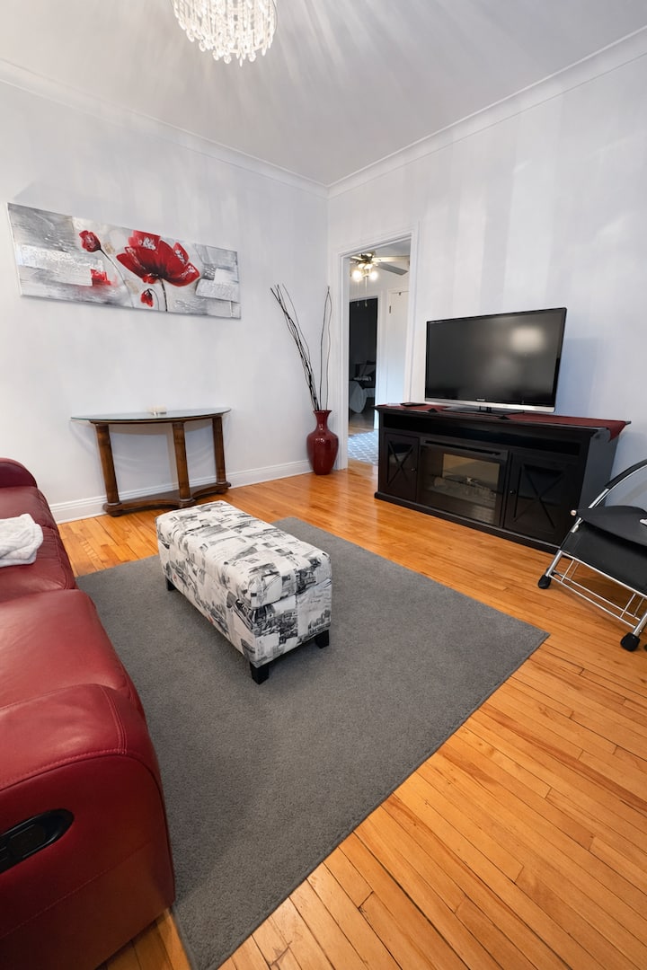 Bright 3br Montreal Home | Free Driveway Parking - Varennes