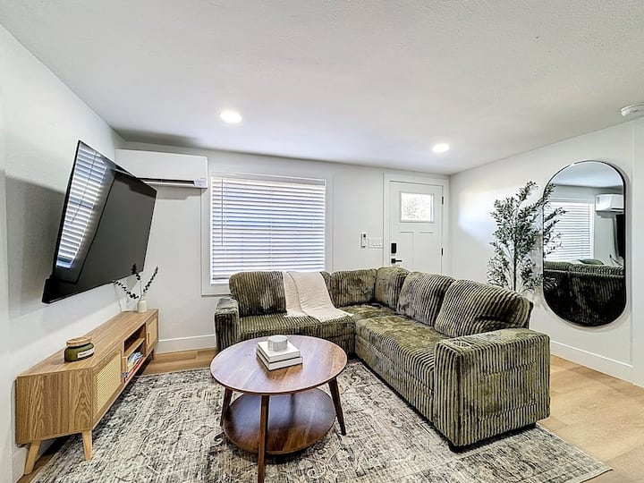 3br W/ King Bed + Private Pool Near Beach - Venice Beach, FL