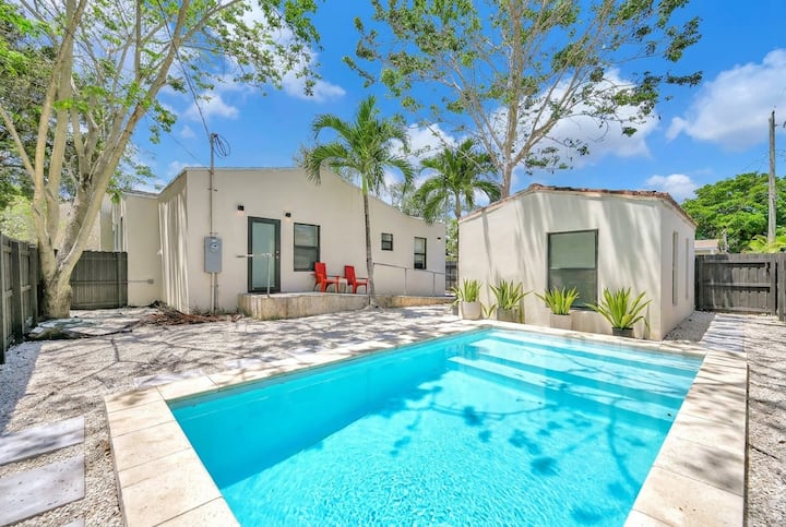 Modern Nordic Villa + Private Guest House & Pool - Miami, FL