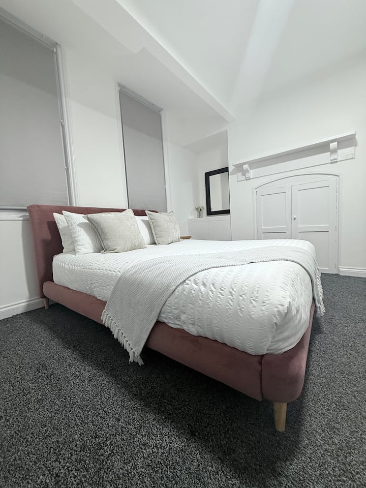 Spacious Flat – Central & Cozy - Leicester