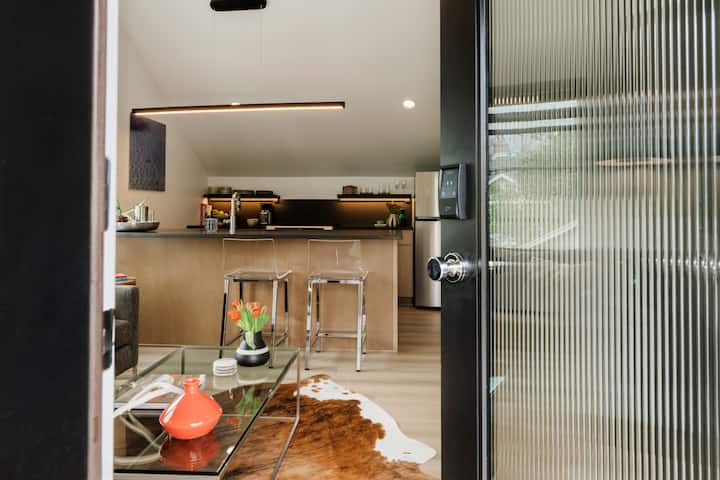 New Cozy Carriage House In Congress Park | 1bd 1ba - Denver, CO