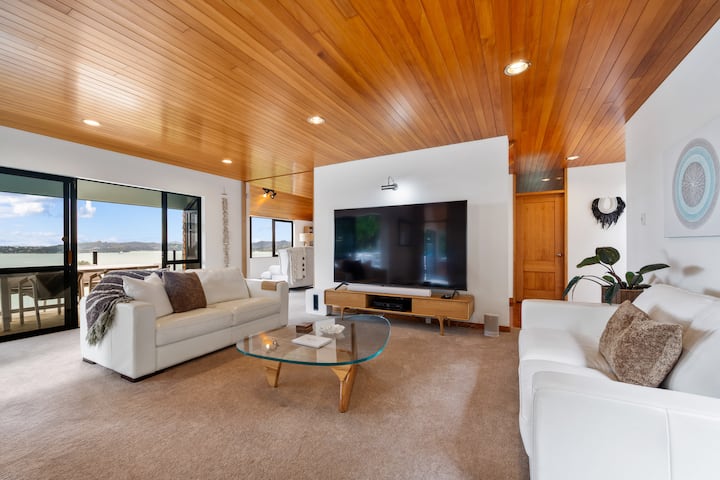 Soak & Unwind: Hot Tub With Stunning Paihia Views - Paihia