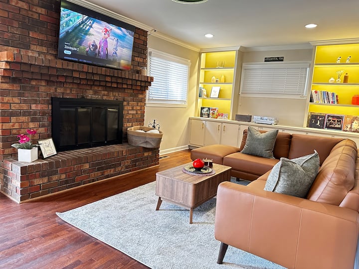 Chic Digs! Minutes To Battery, Vinings & Pace - Smyrna, GA