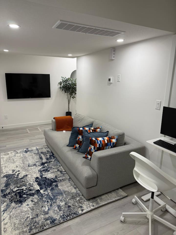 Cozy Suite Near West Edm Mall/ River Cree Casino - Edmonton, Canadá