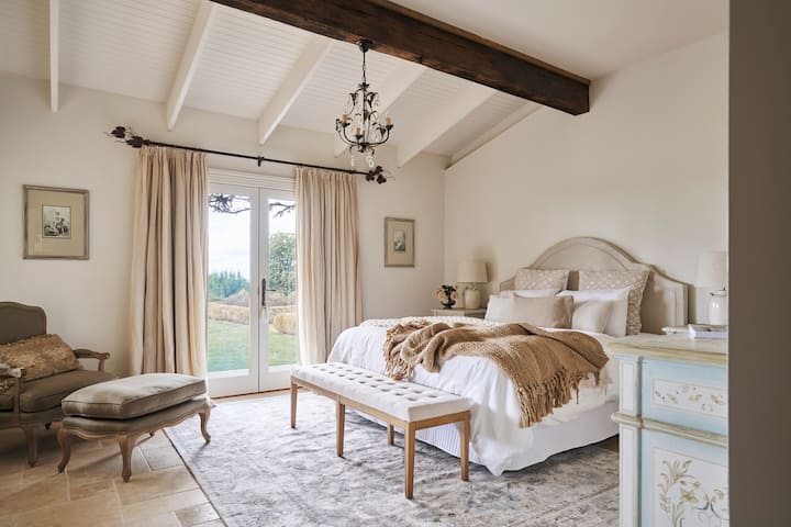 Master King Suite - With Ensuite & WIR