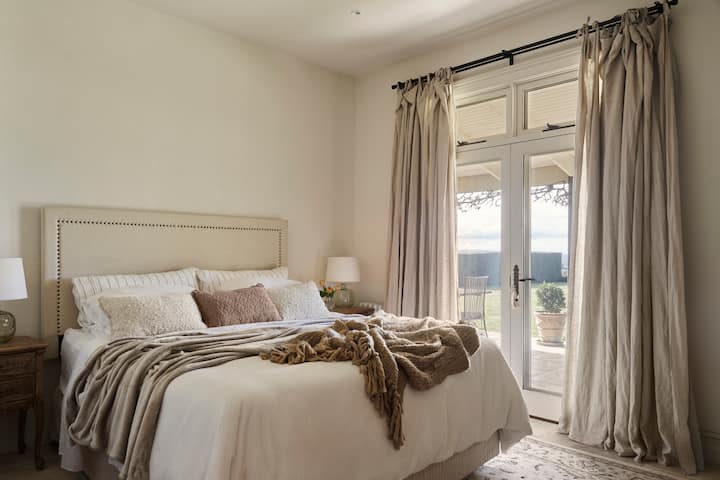 Bedroom 2 - King Bed + Ensuite