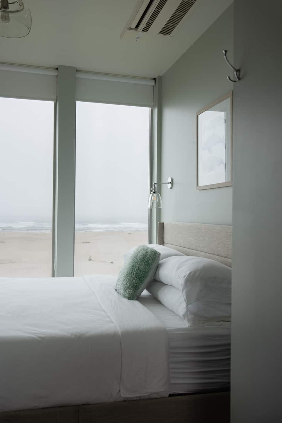 A glass beach house on the Oregon dunes, Cloverdale, Oregon, United States, photo 8 of 10
