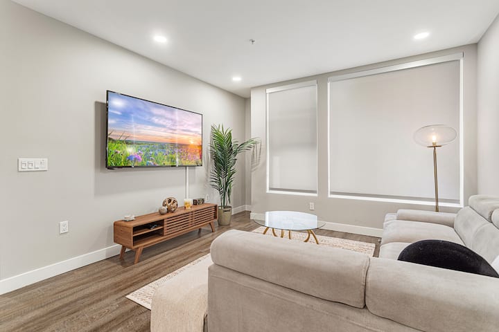 Luxury 2bed/1bath Hollywood|pool|hot Tub|parking - Hollywood, CA