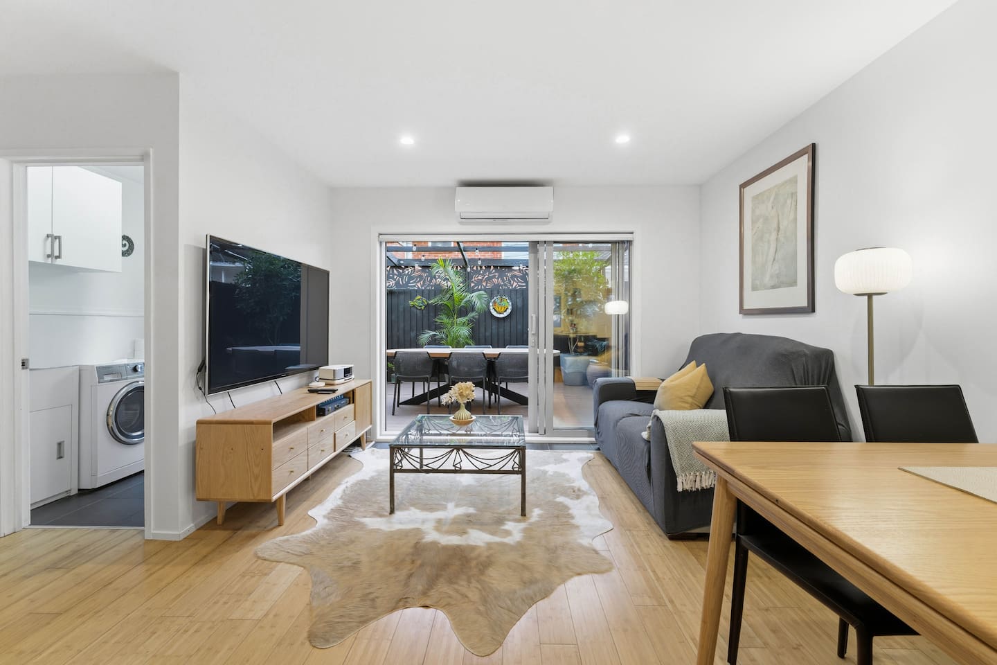 Coastal Calm in Browns Bay with BBQ and short walk