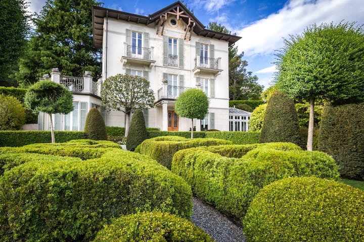 Lake Como Estate With Pool, Gardens & Lake Views - Cernobbio