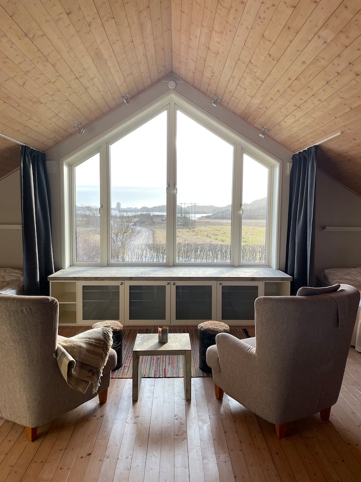 Naturnära Mindre Hus Med Havsutsikt På Tjörn - Skärhamn