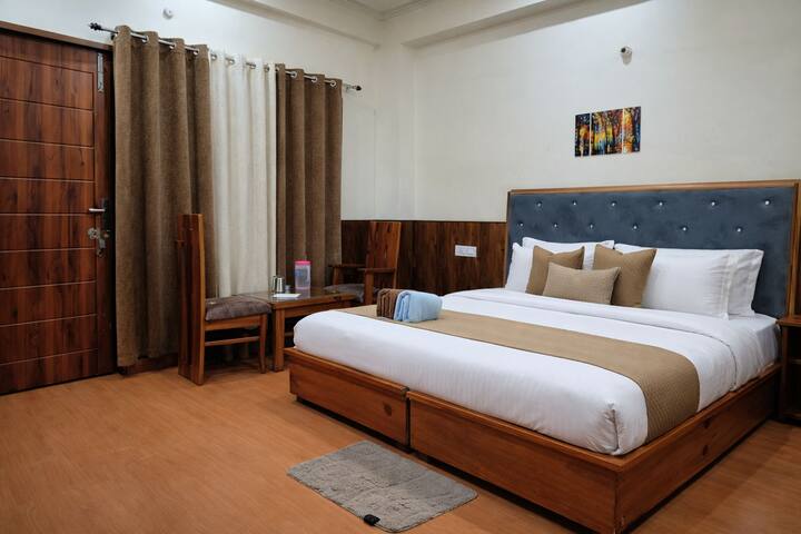 Mountain View Room|the Tranquil Hotel - Chakrata