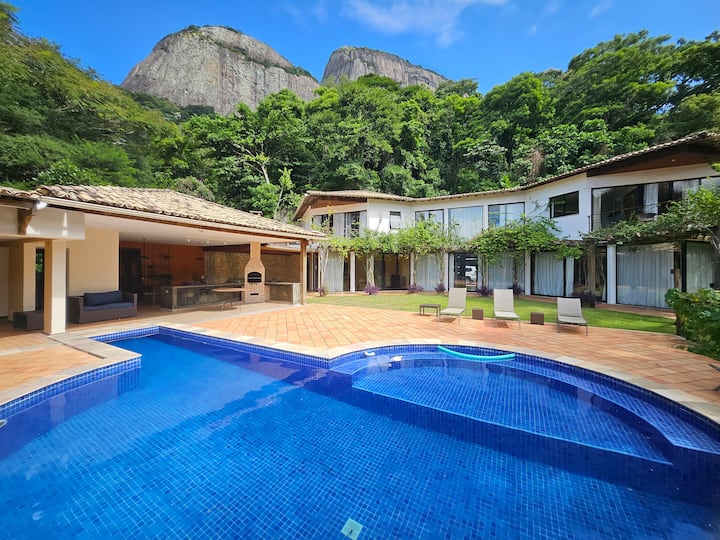 Casa Gávea Vista Cristo/ Christ View
5 Suítes - Rio de Janeiro, Brezilya