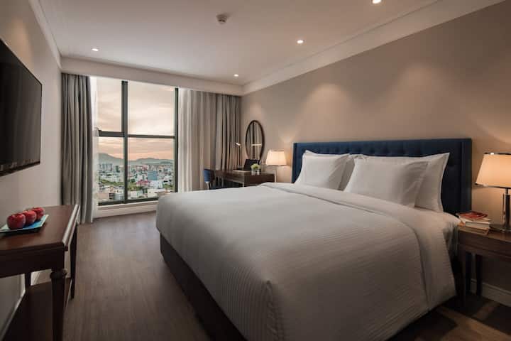 Luxury 2br Beachfront Apt/ Rooftop - Da Nang
