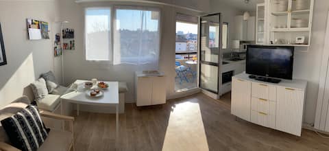 Popular Airbnb listing: Bright Renovated Studio + Private Parking in Biarritz