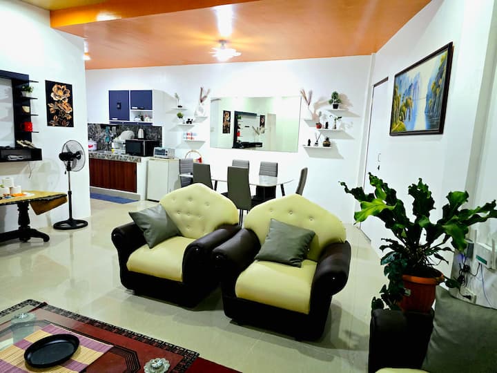 Je Lu•xury Homestay: Wifi | Netflix| 4-16 Pax - Pototan
