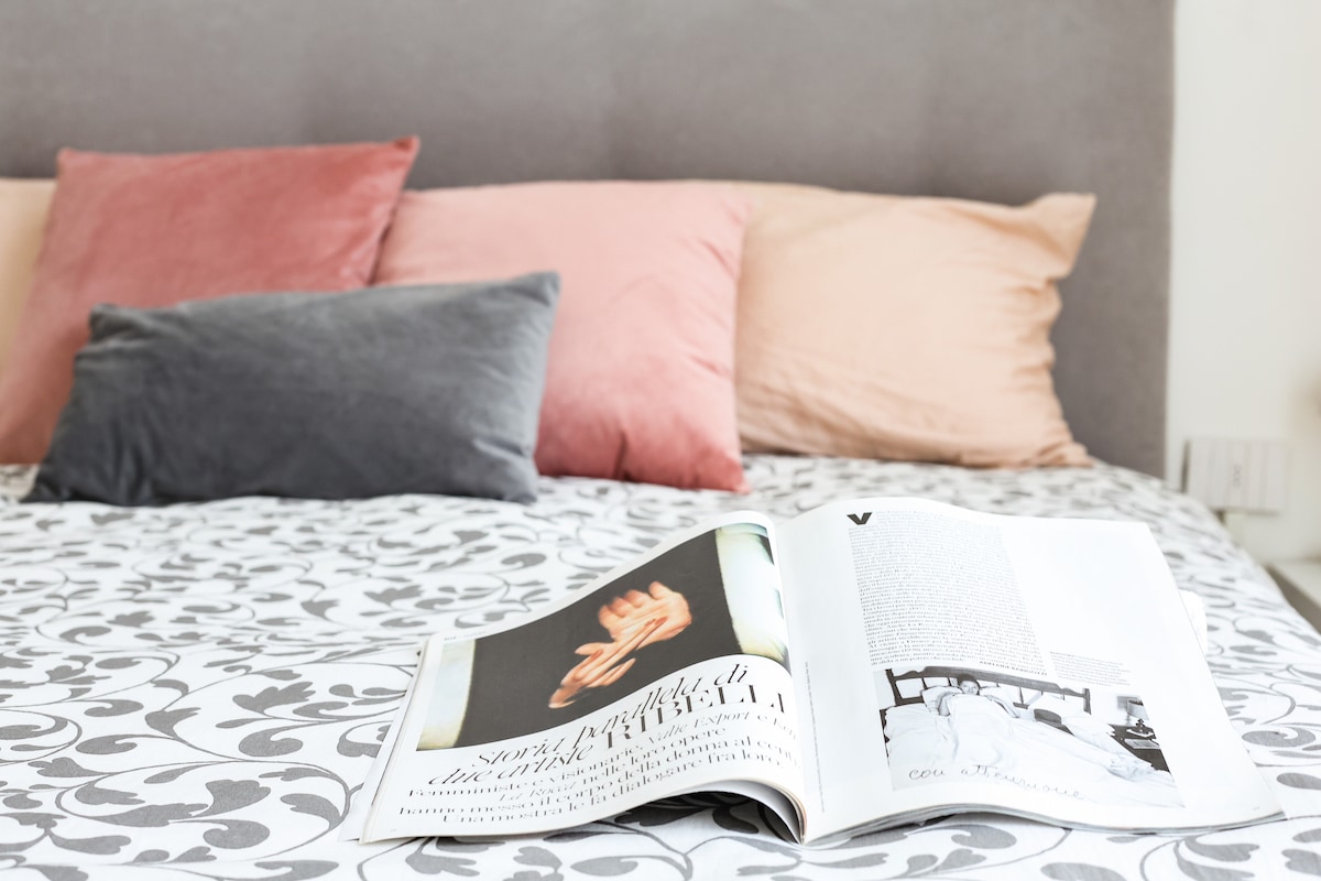 Design Apartment con tocchi colorati –Metro vicina 11