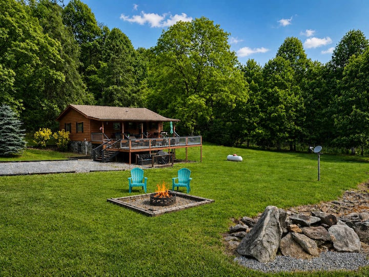 Log Cabin, Large Deck, Fire Pit, Creek Views - Bryson City, NC