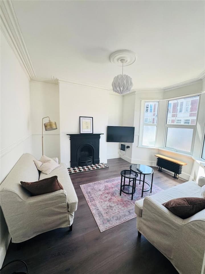 Beautiful Victorian Home | Garden & Great Location - Bristol