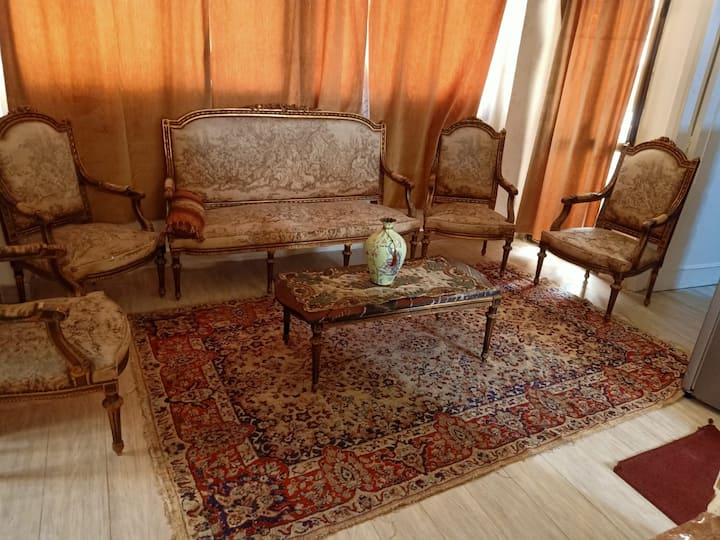 Spacious Classical Apt Steps To Sea - Alexandria