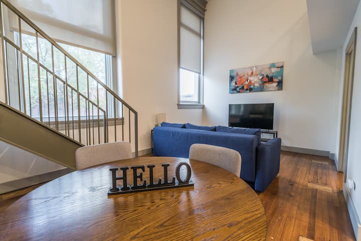 Designer Loft | Parking Nearby | Hospitals | 2f - Louisville, KY