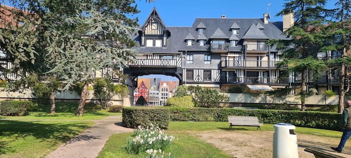 ÉLégant 2p Avec Terrasse Sur Parc Centre Deauville - Deauville