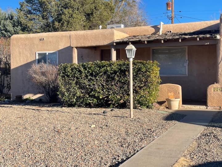 Nob Hill Home Close To Unm, Hospitals, Kafb - Albuquerque, NM