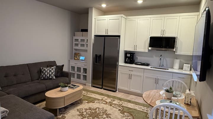 Sunset Valley Guesthouse - Sherwood, OR